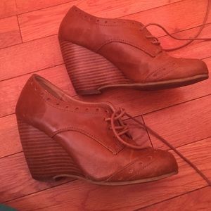 Baker Oxford lace up wedge