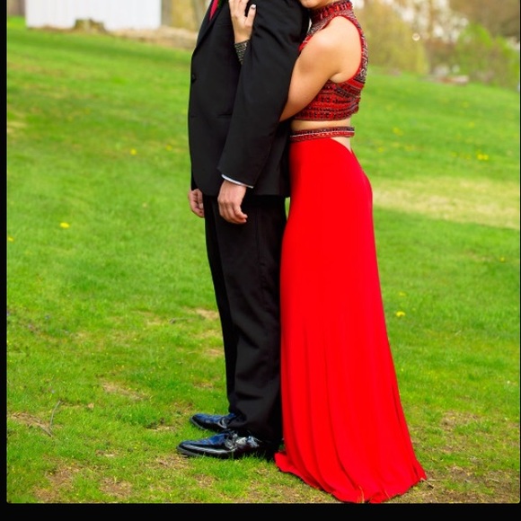 Prom dress - Picture 2 of 4