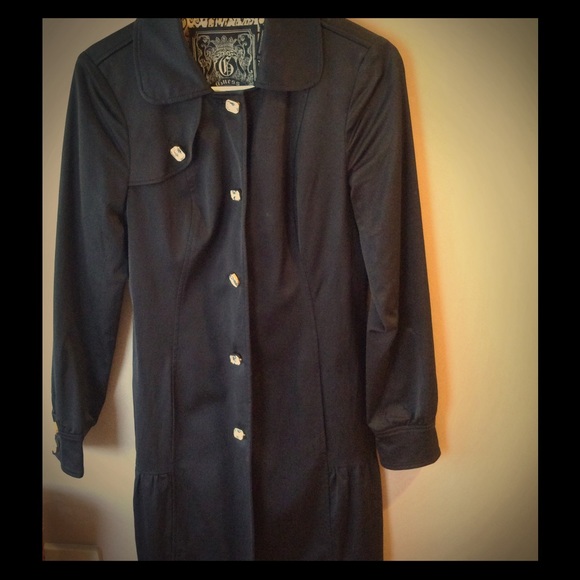GUESS size small trench