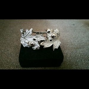 Beautiful vintage bracelet.