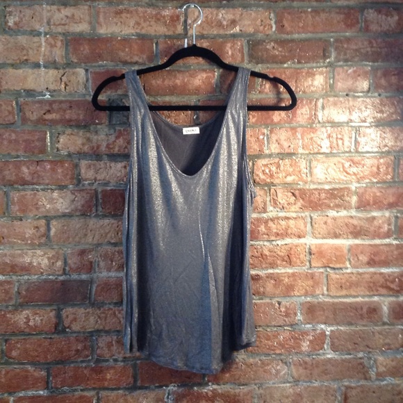 Festive graphite tank