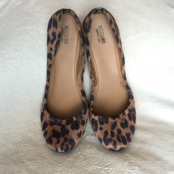 NWOT Leopard Print Flats - Faux Suede