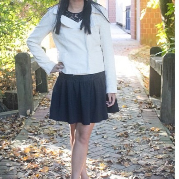 *REDUCED*Banana Republic cropped cream jacket!