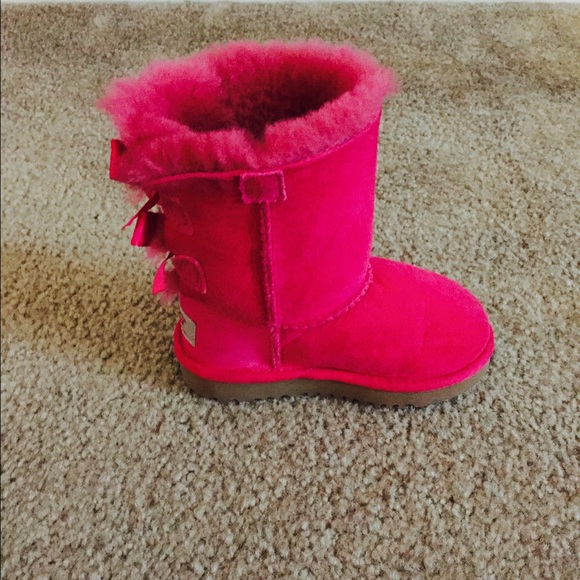 Bow pink ugg