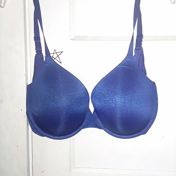 Victoria's  Secret T-shirt bra