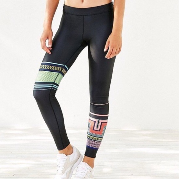 Urban Outfitters Without Walls Run Tight Leggings - Picture 4 of 4