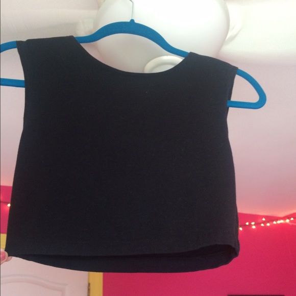 Crop top (black) - Picture 2 of 2