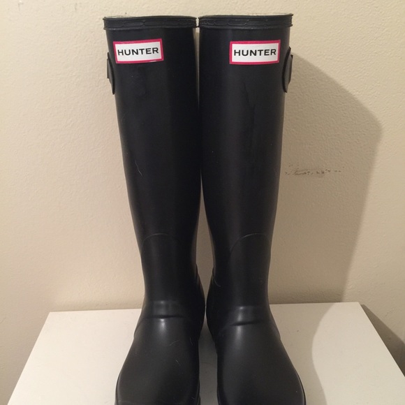 Black hunter boots