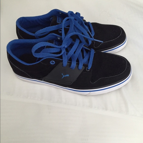 Puma sneakers only worn once