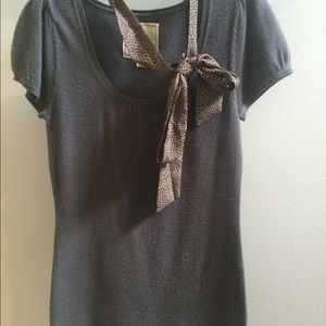 Short sleeve sweater blouse