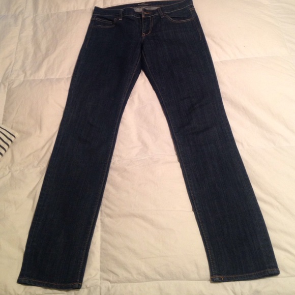 Old Navy dark wash skinny jeans!! - Picture 2 of 3