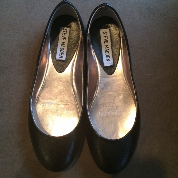 Steve Madden Shoes - Steve Madden black leather flats
