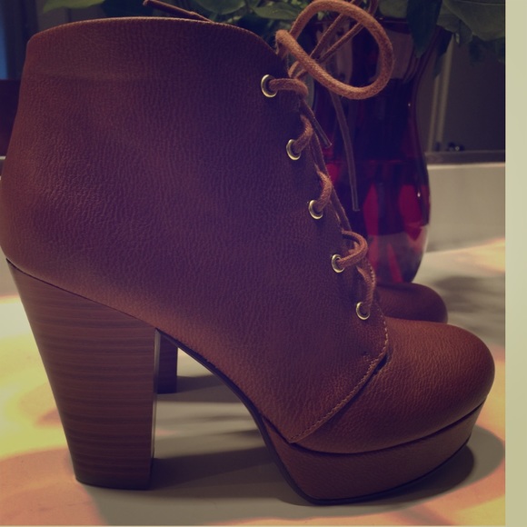 Laced up ankle boot heels