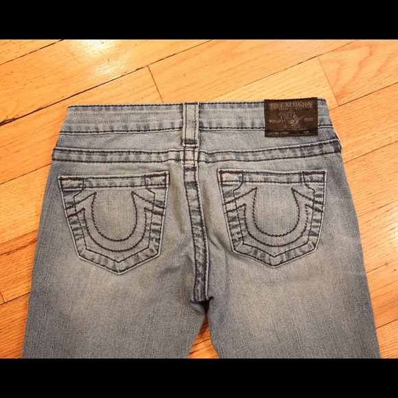 True Religion Women's Johnny cut jeans. Size 24
