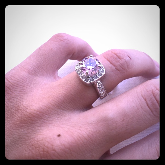 Premier Designs "Pink Ice" ring