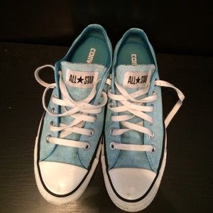 ❗️Women's sz 7 Blue converse 🤖💙