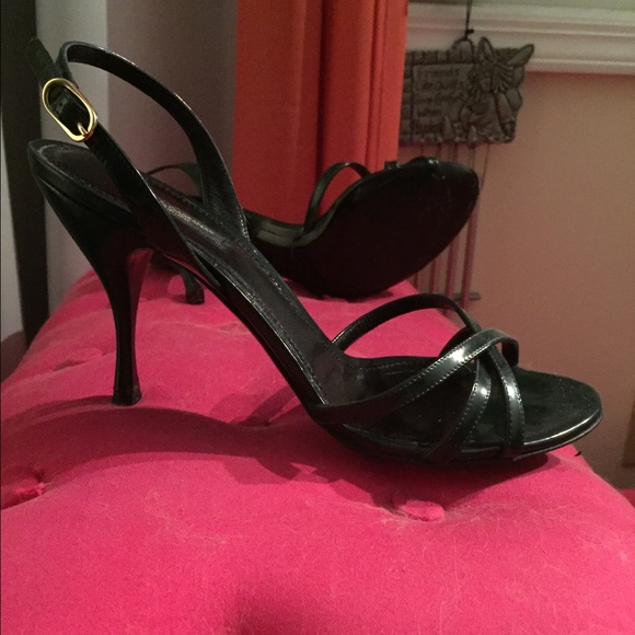 Authentic Dolce and Gabbana - Picture 2 of 4