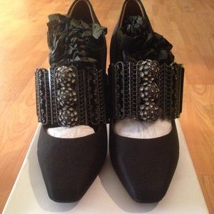 H&M Satin Holiday Pump