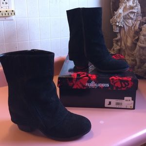 Black Fergalicious by Fergie Carly boot 9