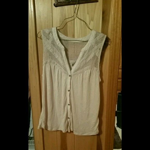 ASO Beth Greene on TWD! Ecote Layers Of Lace Tank