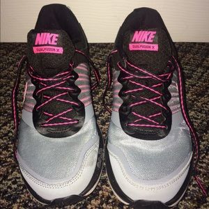 Nike Dual Fusion Women's