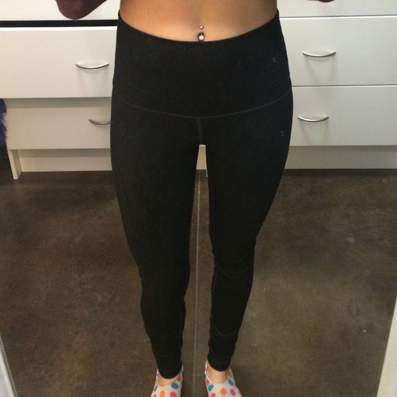 lululemon athletica Pants - Lululemon Wunder Under (roll down/ high rise)