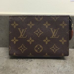 Authentic Louis Vuitton pouch / bag