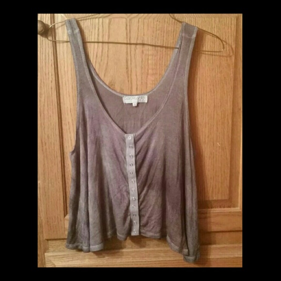 ASO "BETH GREENE" on TWD - UO Daydreamer LA Tank