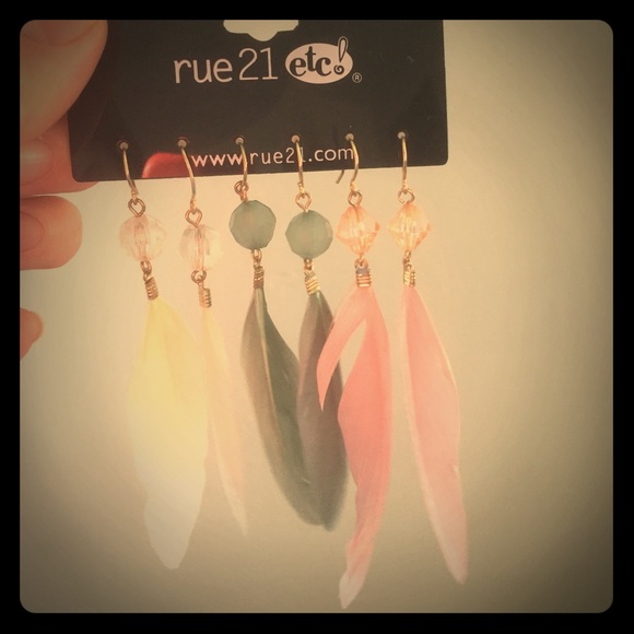 Feather earrings! Brand new