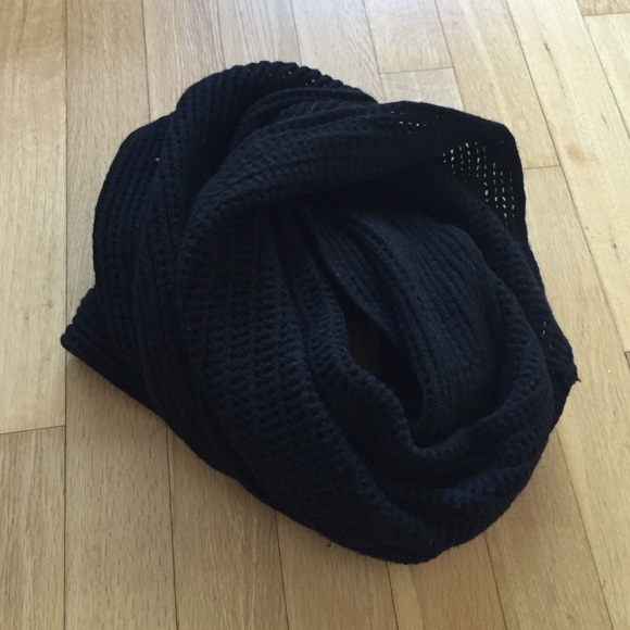 black knit circle scarf