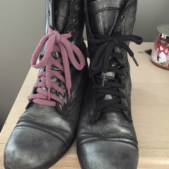 Combat boots