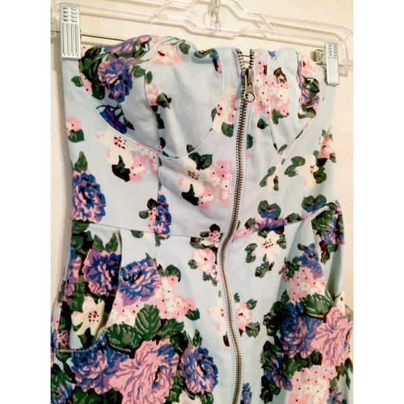 🔶SALE🔶Strapless Dress!🌸 w/ pockets!