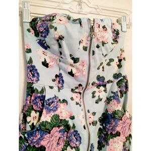 🔶SALE🔶Strapless Dress!🌸 w/ pockets!