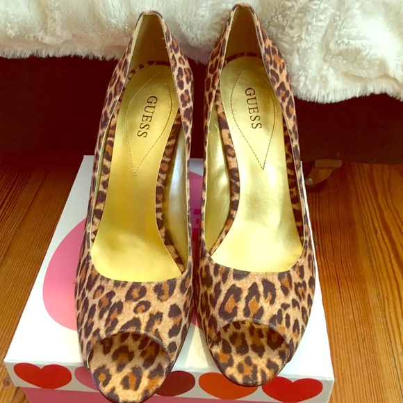 🆕Leopard Heels🐯 - Picture 1 of 3