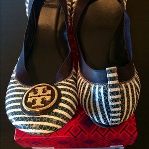 Tory Burch,Caroline 2 Flats,Navy Stripe, size: 9.5