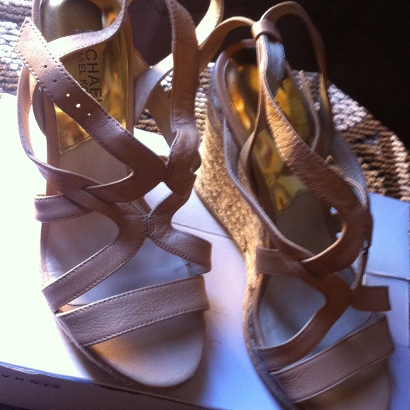 Michael kors tan wedges. NEW - Picture 2 of 4
