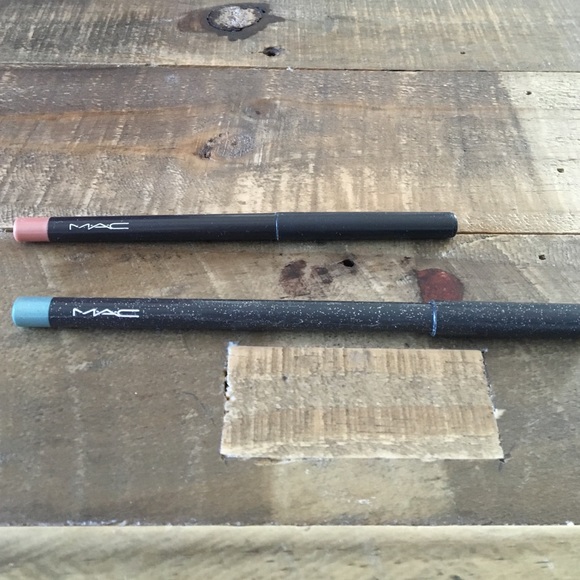 Mac eye pencil and lip retractable pencil