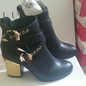 Brand New Justfab