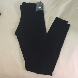 Black yoga leggings