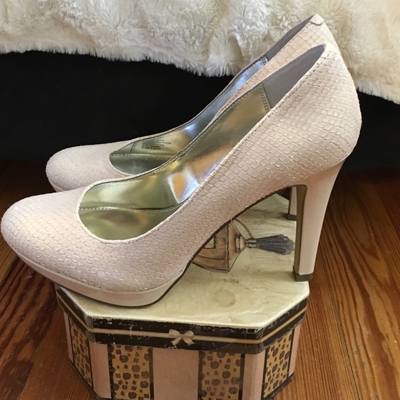 Alfani Heels - Picture 2 of 4