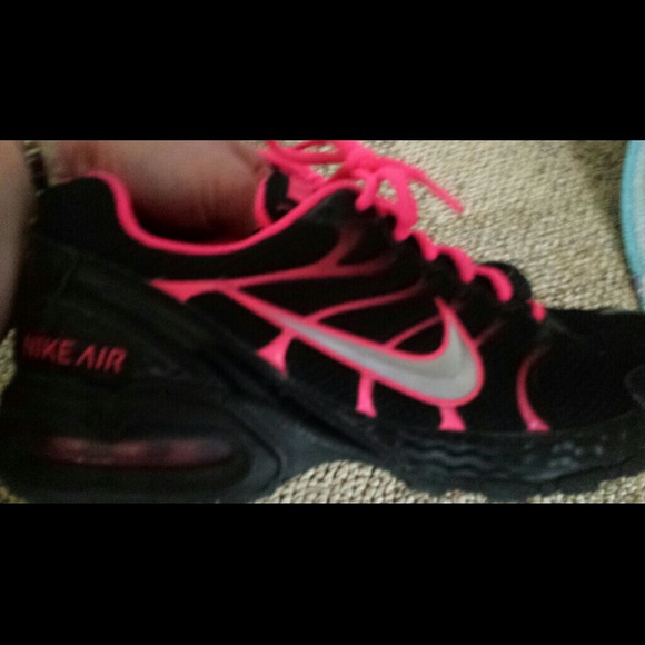 Size 8 ladies Nike shoes