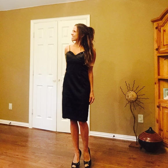 Party dress - Picture 1 of 4