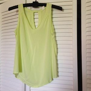 Old navy tank top with a peek-a-boo back