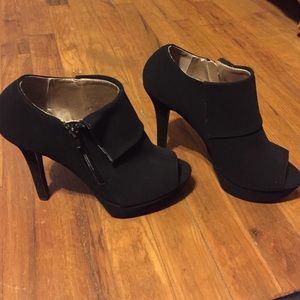 Ankle booties open toe