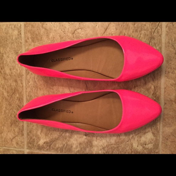 Neon Pink Flats🎀