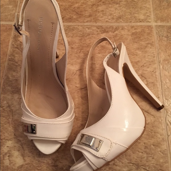 BCBG White Heels💕