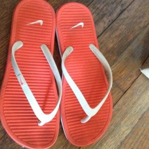 Nike flip flops sandals 7