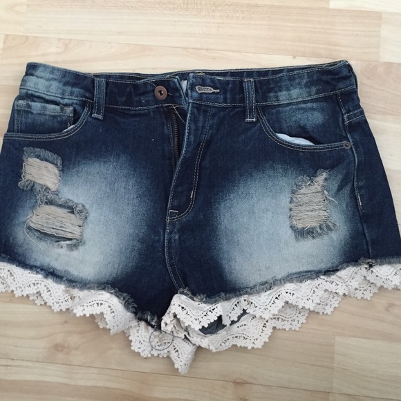 Lace fridge high waisted shorts