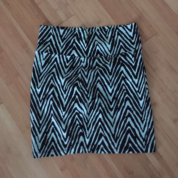 Charlotte Russe zebra print mini - Picture 1 of 1