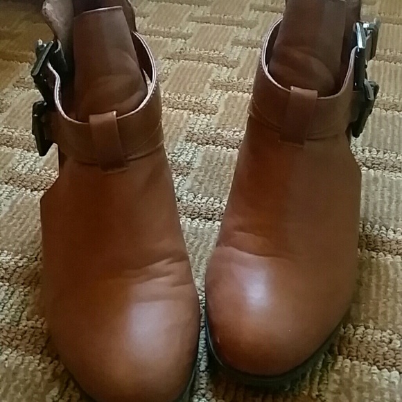 Heeled booties